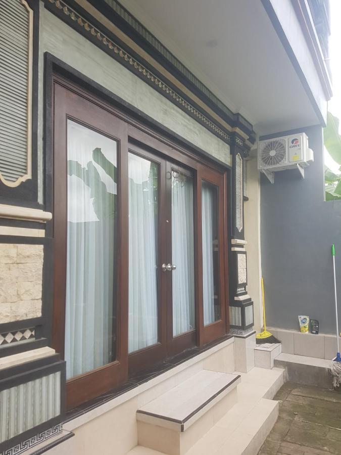 Yogi Homestay Canggu  Exterior photo